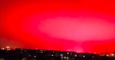 福州街头突现漫天红光画面罕见 舟山也现血红天空：原因一致